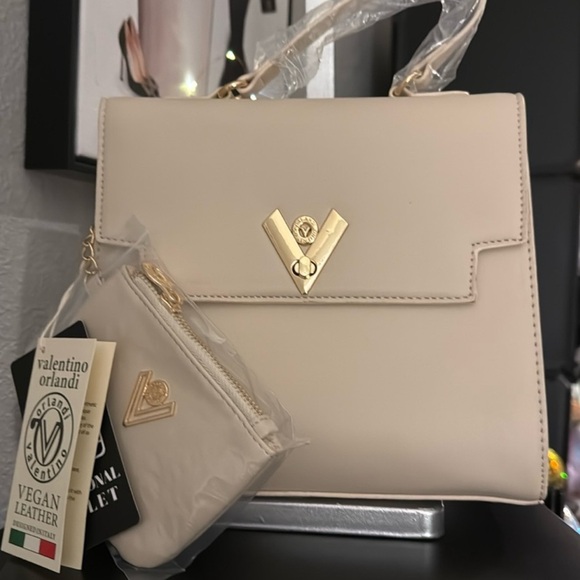 Valentino Orlandi Handbags - Valentino Orlandi Cream Satchel
